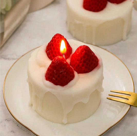 Vanilla & Strawberry Cake Candle